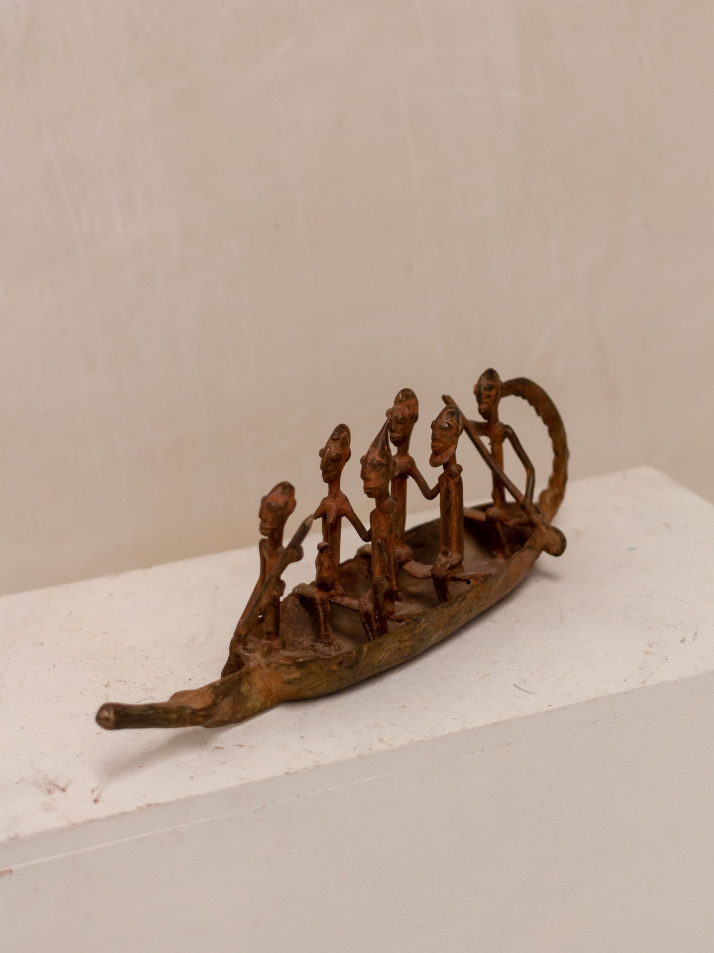 Barca Dogón (M) - País: País Dogón, Mali.   Material: Aleación de bronce  Medidas: 31X7X9cm